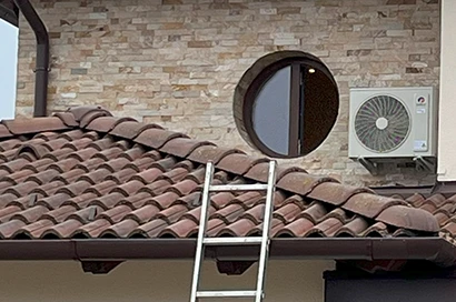 Forgalmazás és telepítés